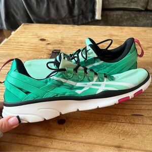 Asics Women’s NWT Gel-Fit Sana Cross Training Running Shoe Size 10 Green Pink